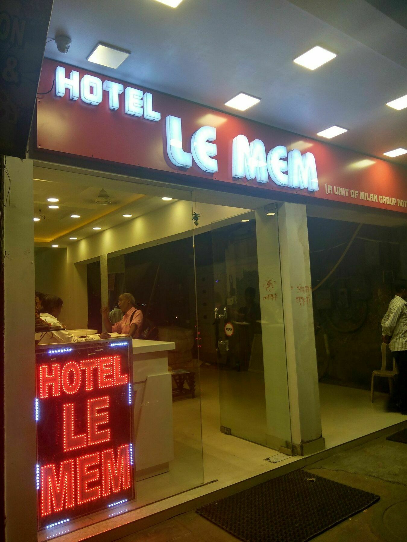 Hotel Le Mem Delhi  Exterior photo